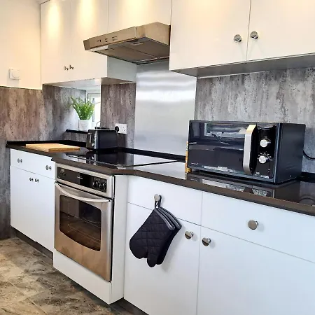 Bright 3 Bed Apartment With Terrace, Free Parking On Premises Watford  Exterior foto