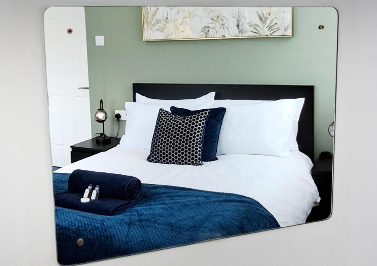 Appartamento Bright 3 Bed With Terrace, Free Parking On Premises