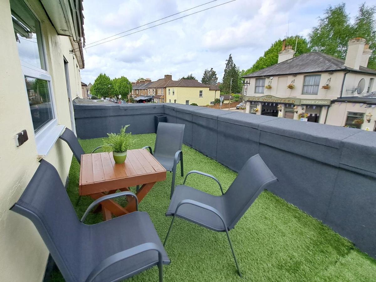 Bright 3 Bed With Terrace, Free Parking On Premises Appartamento *