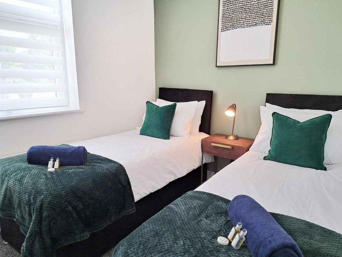Bright 3 Bed With Terrace, Free Parking On Premises